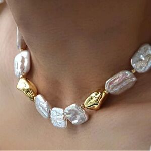 NWT ⚜️🤍⚜️ PIPER K Gorgeous Freshwater Pearl Statement Necklace